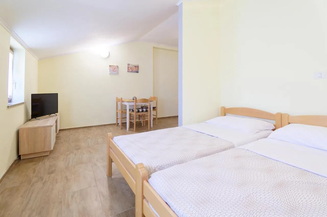 Apartments Belvedere Plovanija